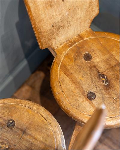 Amorphous - Pair of Swedish primitive Rococo Chairs