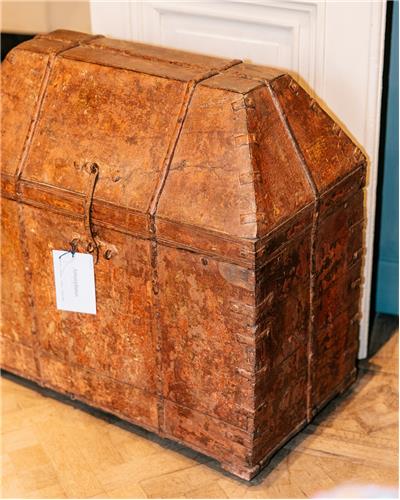 Amorphous - Wooden Chest