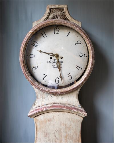 Amorphous - Mora Clock