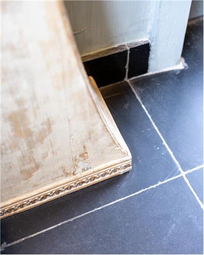 Amorphous - Mora Clock