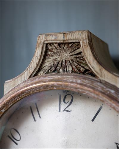 Amorphous - Mora Clock