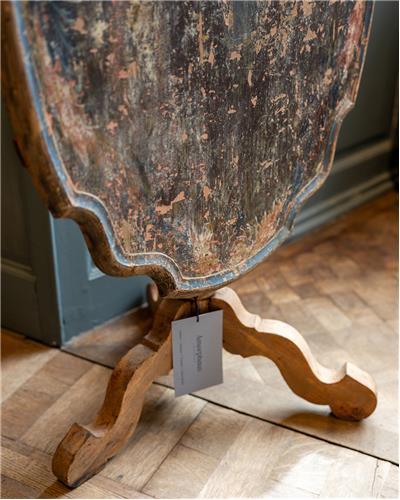 Amorphous - Barok Table