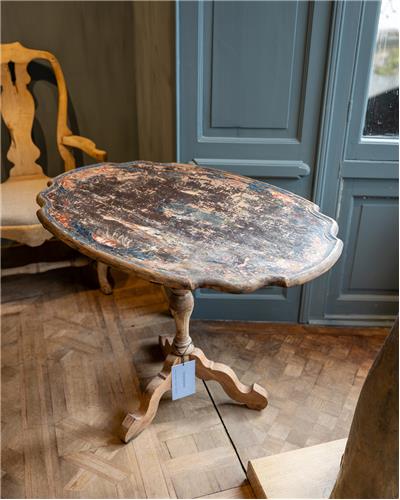 Amorphous - Barok Table