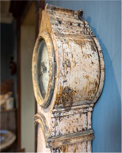 Amorphous - Mora Clock