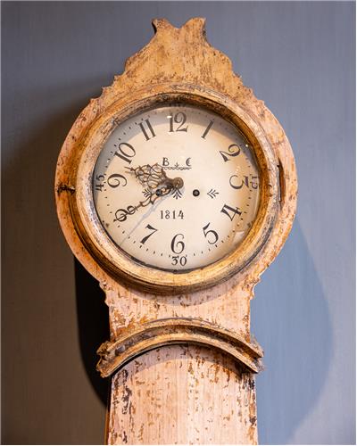 Amorphous - Mora Clock