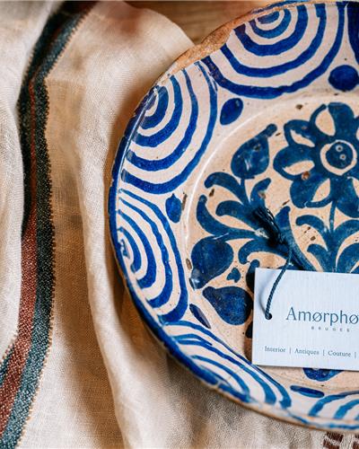 Amorphous - Schaal