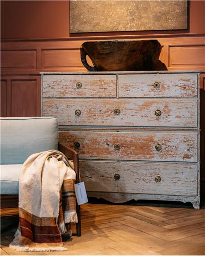 Amorphous - Commode