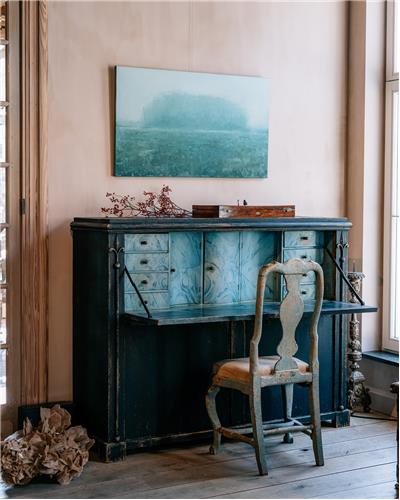 Amorphous - Secretaire