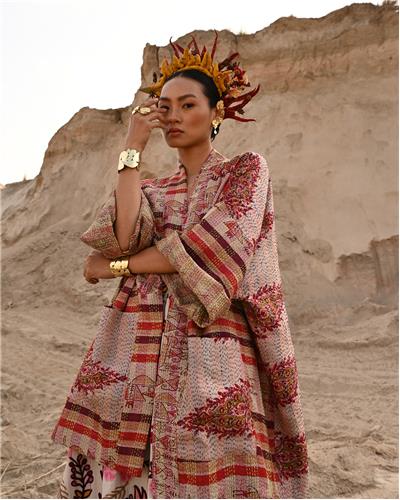 Amorphous - Christine Bekaert