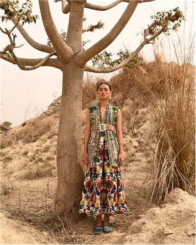 Amorphous - Christine Bekaert 'SILKROADS'