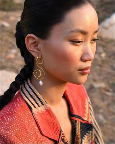 Amorphous - Christine Bekaert